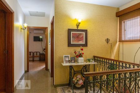 Casa à venda com 300m², 3 quartos e 2 vagas Casa à venda com 300m², 3 quartos e 2 vagasHall para os Quartos