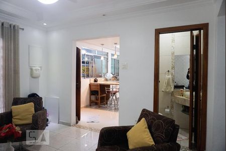 Sala de Estar de casa à venda com 4 quartos, 200m² em Vila Nova Pauliceia, São Paulo