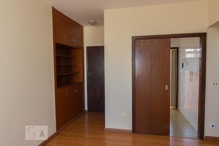Sala de apartamento para alugar com 2 quartos, 80m² em Serra, Belo Horizonte