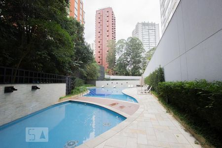 Apartamento à venda com 238m², 3 quartos e 4 vagasÁrea comum - Piscina