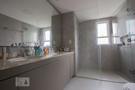 Apartamento à venda com 238m², 3 quartos e 4 vagasBanheiro - Suíte 3