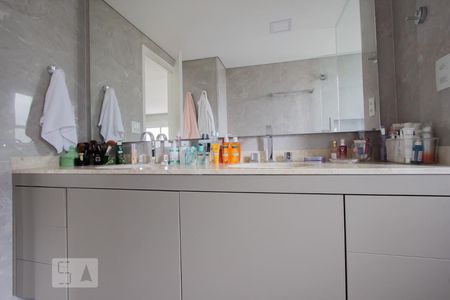 Apartamento à venda com 238m², 3 quartos e 4 vagasBanheiro - Suíte 3