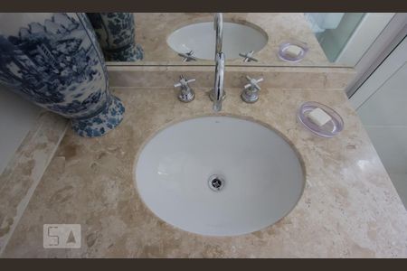 Apartamento à venda com 238m², 3 quartos e 4 vagasBanheiro - Suíte 1