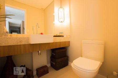 Apartamento à venda com 238m², 3 quartos e 4 vagasBanheiro