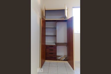 Apartamento à venda com 69m², 2 quartos e 1 vaga Apartamento à venda com 69m², 2 quartos e 1 vagaQuarto 01 - Armário