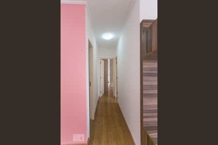 Corredor de apartamento para alugar com 2 quartos, 57m² em Umuarama, Osasco