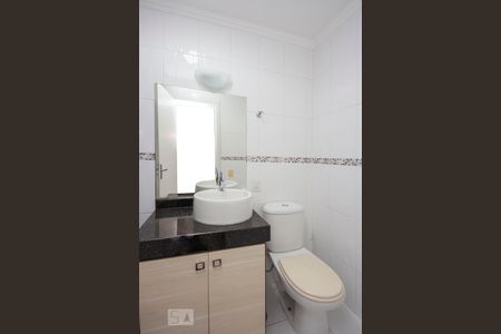 Banheiro de apartamento à venda com 1 quarto, 39m² em Petrópolis, Porto Alegre