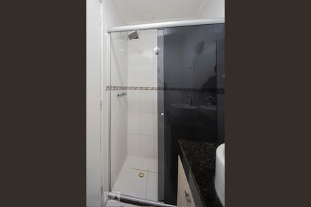 Banheiro de apartamento à venda com 1 quarto, 39m² em Petrópolis, Porto Alegre