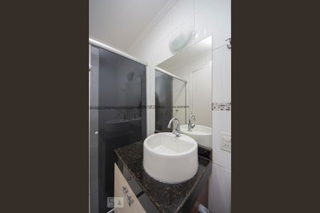 Banheiro de apartamento à venda com 1 quarto, 39m² em Petrópolis, Porto Alegre