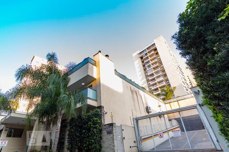 Apartamento para alugar com 65m², 2 quartos e 1 vaga Apartamento para alugar com 65m², 2 quartos e 1 vagaFachada