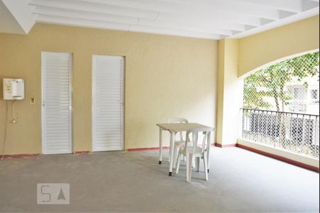 Apartamento para alugar com 57m², 2 quartos e 1 vagaÁrea comum - Salão de festas