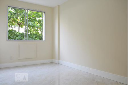 Apartamento para alugar com 57m², 2 quartos e 1 vagaQuatro 2