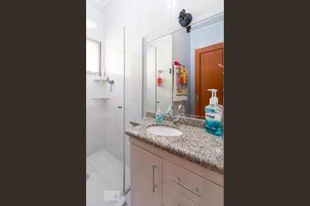 Casa à venda com 154m², 3 quartos e 2 vagasBanheiro social