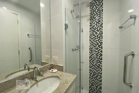 banheiro de apartamento à venda com 2 quartos, 57m² em Barra Funda, São Paulo