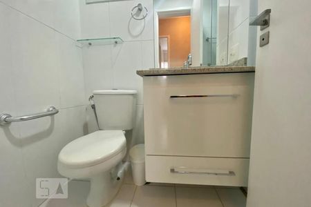 banheiro de apartamento à venda com 2 quartos, 57m² em Barra Funda, São Paulo