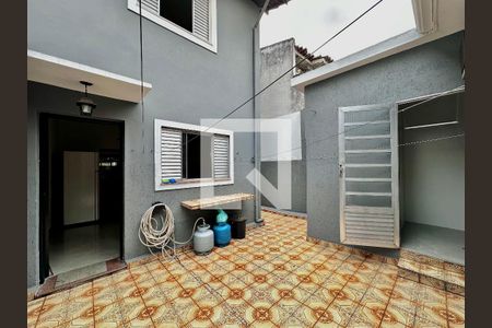 Casa à venda com 140m², 2 quartos e 2 vagasQuintal