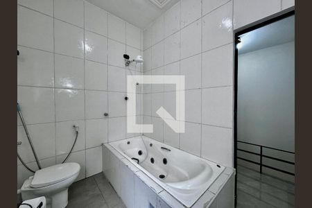 Casa à venda com 140m², 2 quartos e 2 vagasBanheiro