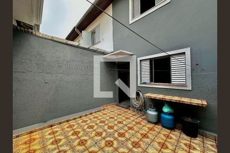 Casa à venda com 140m², 2 quartos e 2 vagasQuintal