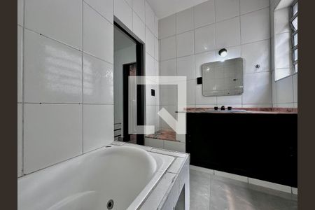 Casa à venda com 140m², 2 quartos e 2 vagasBanheiro