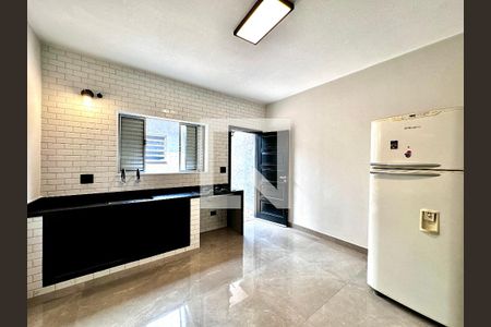 Casa à venda com 140m², 2 quartos e 2 vagasCozinha