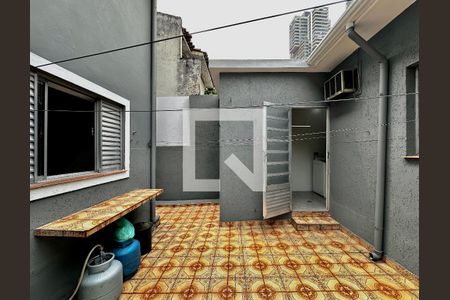 Casa à venda com 140m², 2 quartos e 2 vagasQuintal