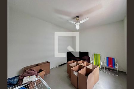 Casa à venda com 140m², 2 quartos e 2 vagasQuarto Área de Serviço