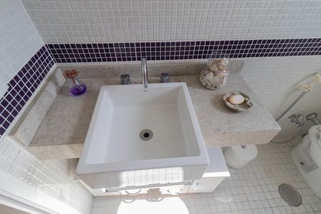 Apartamento à venda com 153m², 4 quartos e 3 vagasBanheiro Social