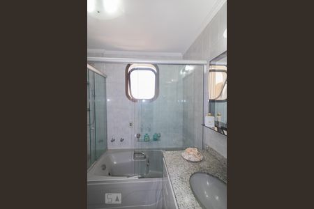 Apartamento à venda com 153m², 4 quartos e 3 vagasBanheiro da Suíte