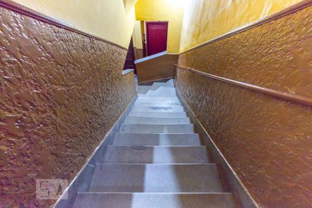 Apartamento para alugar com 100m², 1 quarto e sem vaga Apartamento para alugar com 100m², 1 quarto e sem vagaEscada