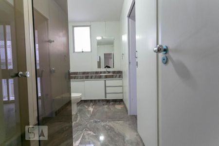 Apartamento à venda com 430m², 4 quartos e 3 vagasBanheiro