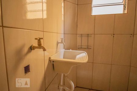 Banheiro de kitnet/studio para alugar com 1 quarto, 30m² em Vila Guarani (z Sul), São Paulo