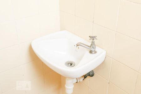 Apartamento à venda com 70m², 2 quartos e 1 vagaBanheiro de Serviço - Pia