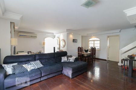 Sala de casa para alugar com 3 quartos, 250m² em Jardim Peri Peri, São Paulo