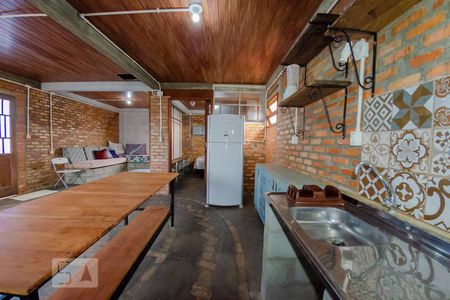 Cozinha de apartamento para alugar com 1 quarto, 50m² em São João do Rio Vermelho, Florianópolis