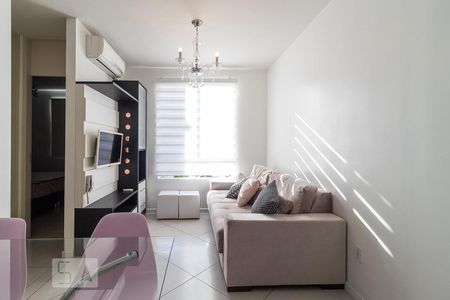Sala de apartamento para alugar com 2 quartos, 52m² em Mário Quintana, Porto Alegre