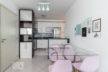Sala de apartamento para alugar com 2 quartos, 52m² em Mário Quintana, Porto Alegre