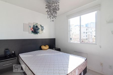 Quarto 1 de apartamento para alugar com 2 quartos, 52m² em Mário Quintana, Porto Alegre