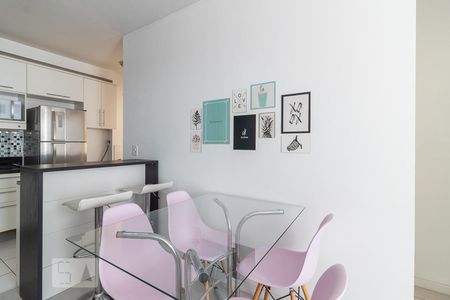 Sala de apartamento para alugar com 2 quartos, 52m² em Mário Quintana, Porto Alegre