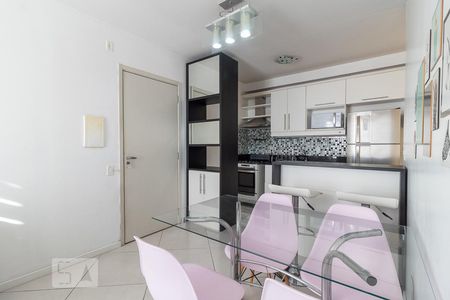 Sala de apartamento para alugar com 2 quartos, 52m² em Mário Quintana, Porto Alegre