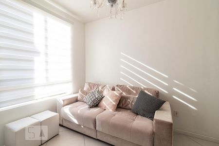 Sala de apartamento para alugar com 2 quartos, 52m² em Mário Quintana, Porto Alegre
