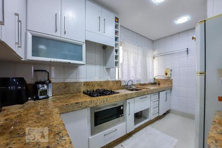 Apartamento à venda com 74m², 3 quartos e 2 vagasCozinha 