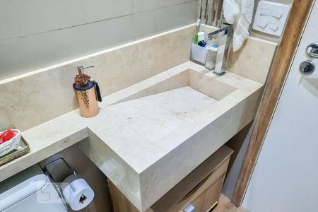 Apartamento à venda com 74m², 3 quartos e 2 vagasBanheiro Social 