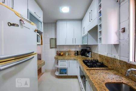 Apartamento à venda com 74m², 3 quartos e 2 vagasCozinha