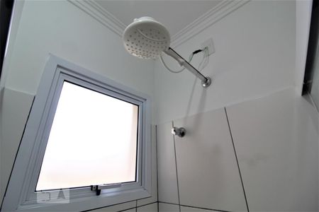 Banheiro de kitnet/studio para alugar com 1 quarto, 40m² em Nova Gerty, São Caetano do Sul