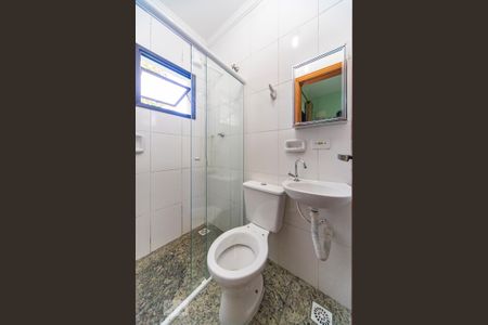 Banheiro  de kitnet/studio para alugar com 1 quarto, 20m² em Vila São Pedro, Santo André