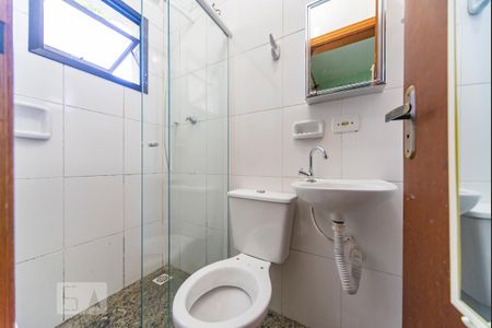 Banheiro  de kitnet/studio para alugar com 1 quarto, 20m² em Vila São Pedro, Santo André