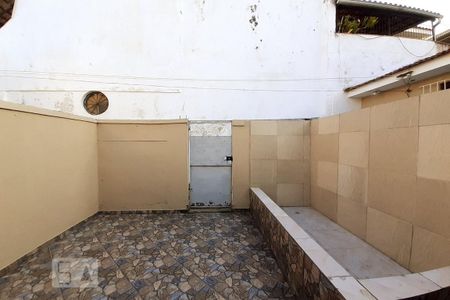 Casa para alugar com 70m², 1 quarto e sem vagaQuintal