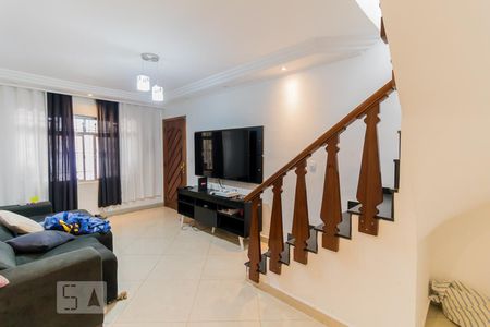 Sala de casa à venda com 3 quartos, 250m² em Jardim Laone, São Paulo
