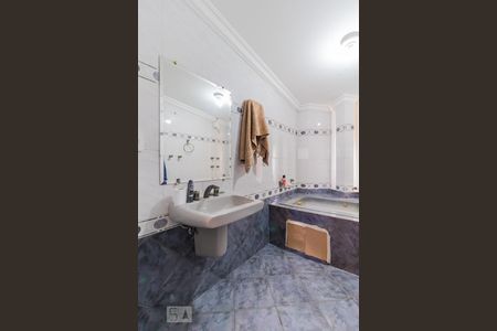 Casa para alugar com 250m², 3 quartos e 2 vagasBanheiro da Suíte