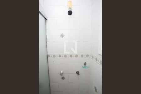 Casa de condomínio para alugar com 77m², 2 quartos e 1 vaga Casa de condomínio para alugar com 77m², 2 quartos e 1 vagaBox - Chuveiro